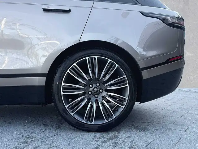 Land Rover Range Rover Velar view 9