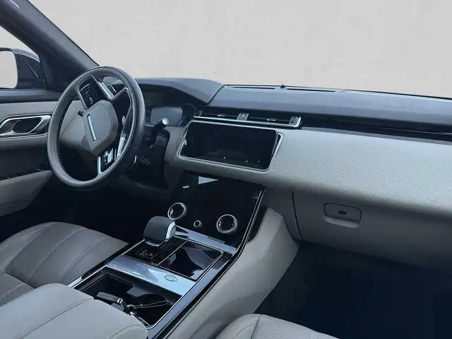 Land Rover Range Rover Velar view 4