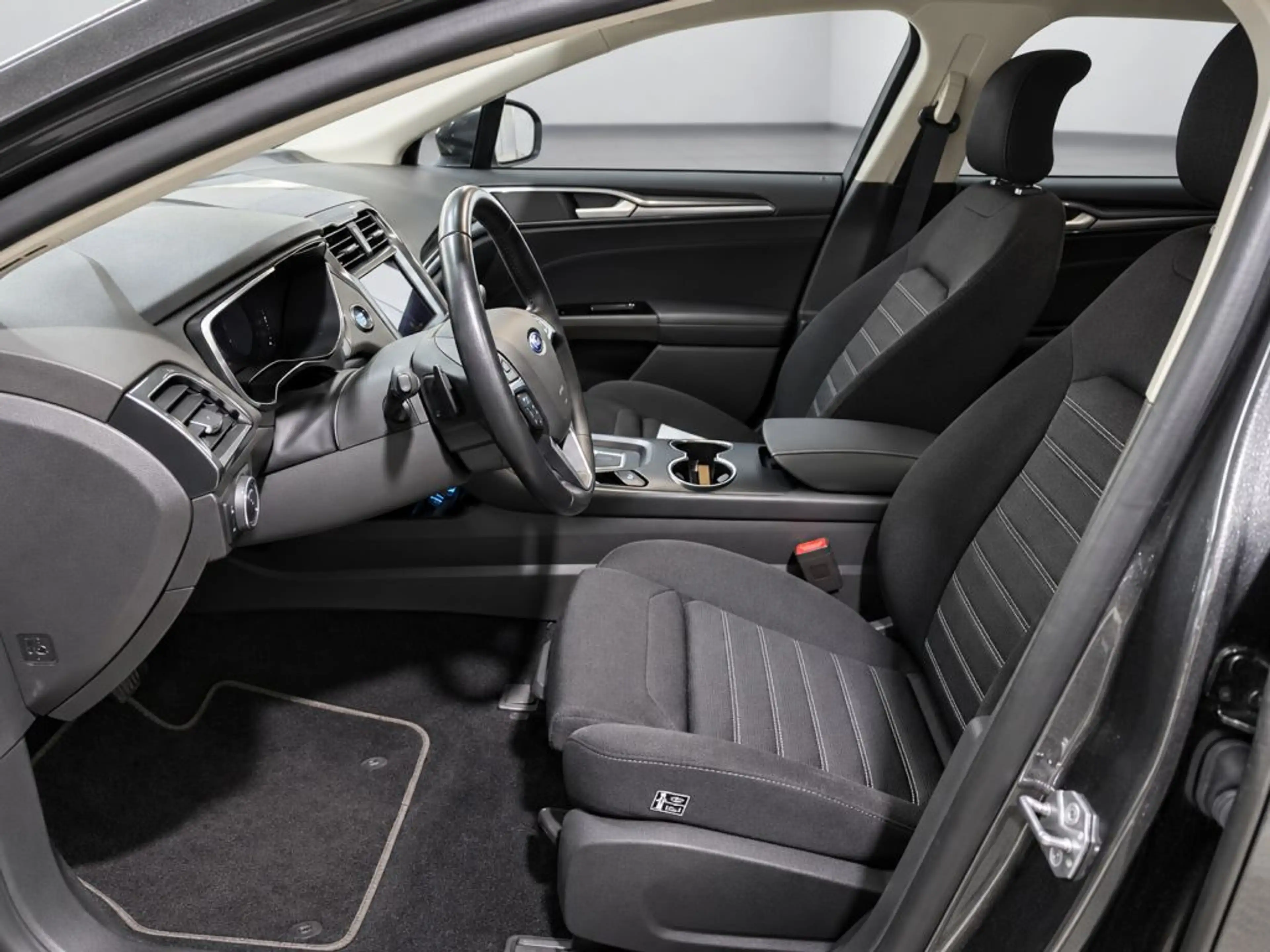 Ford Mondeo Turnier 2.0 EcoBlue Aut. Titanium — photo 5