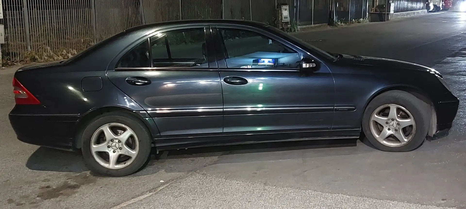Mercedes-Benz C 220 Avangard 220 cdi Modrá - 1