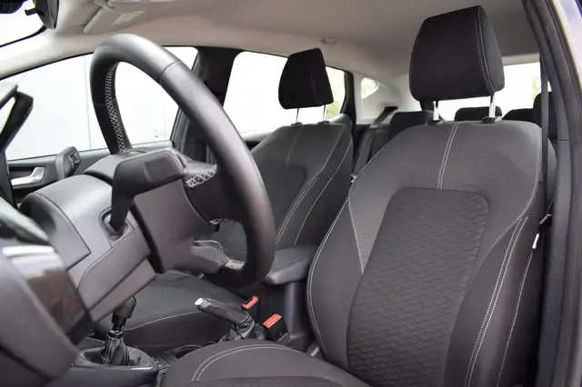Ford Fiesta view 5