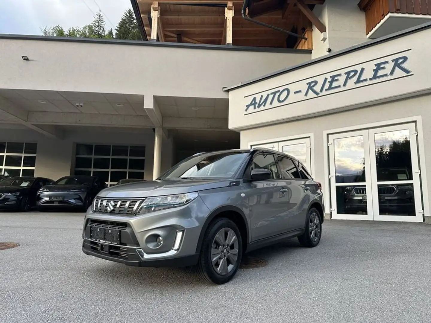Suzuki Vitara 1,4 Hybrid ALLGRIP shine Grau - 1