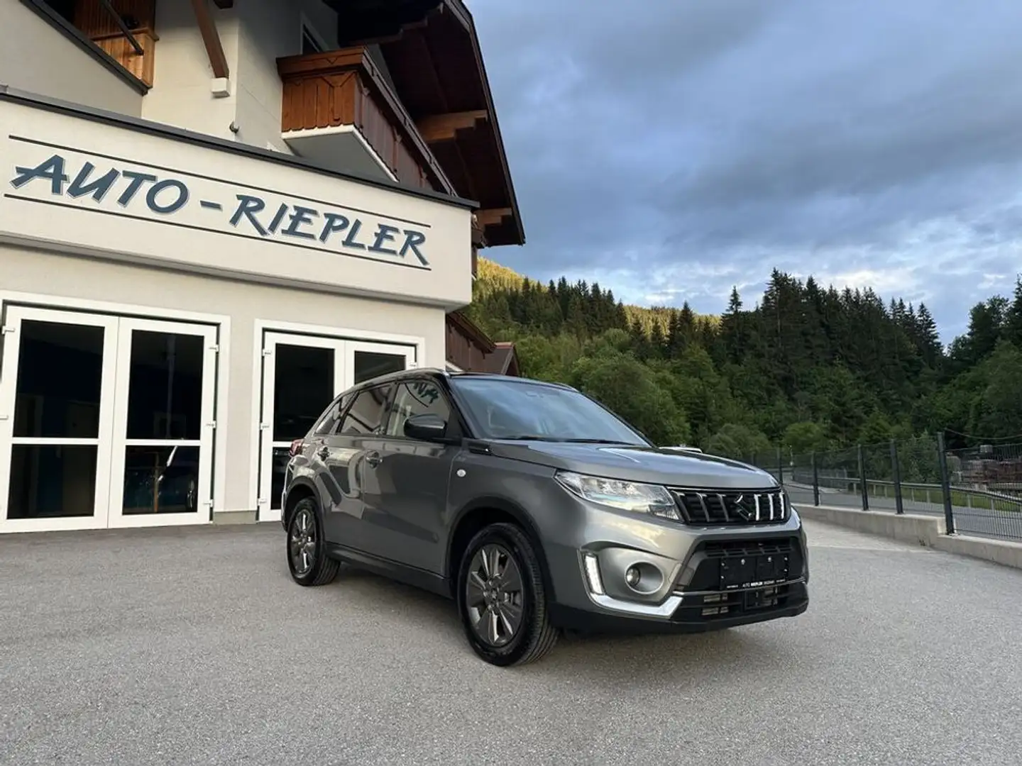 Suzuki Vitara 1,4 Hybrid ALLGRIP shine Grau - 2