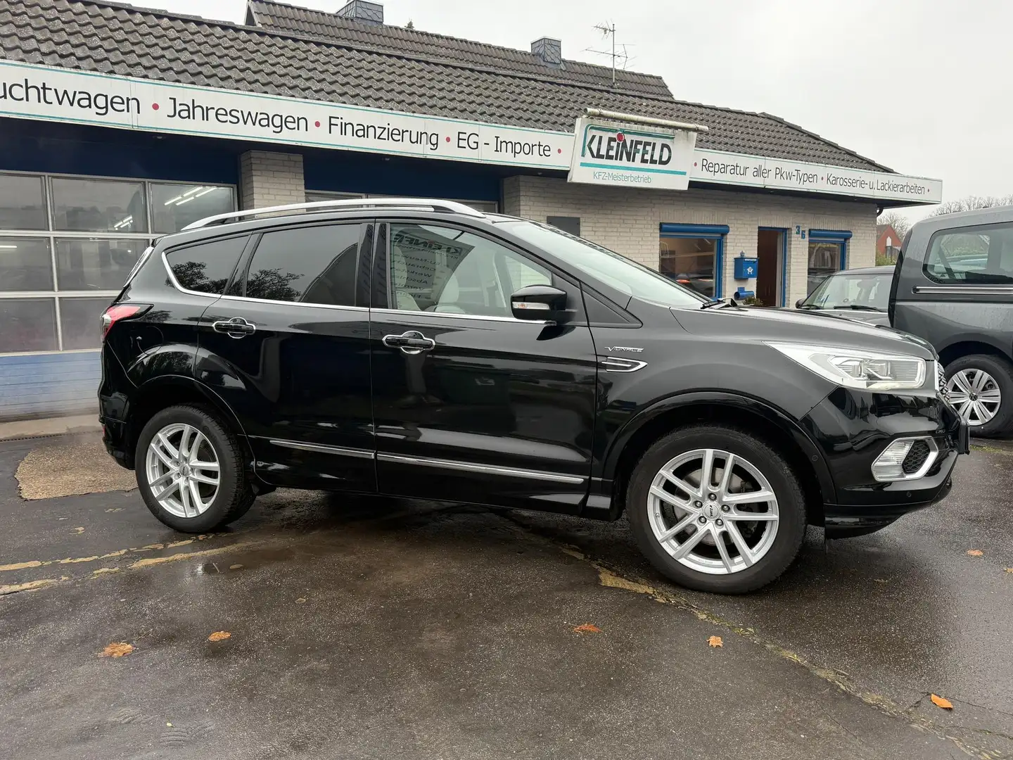 Ford Kuga 1.5 EB "Vignale" 4x4 Autom.-Pano-AHK-Xenon-Lede... Schwarz - 1