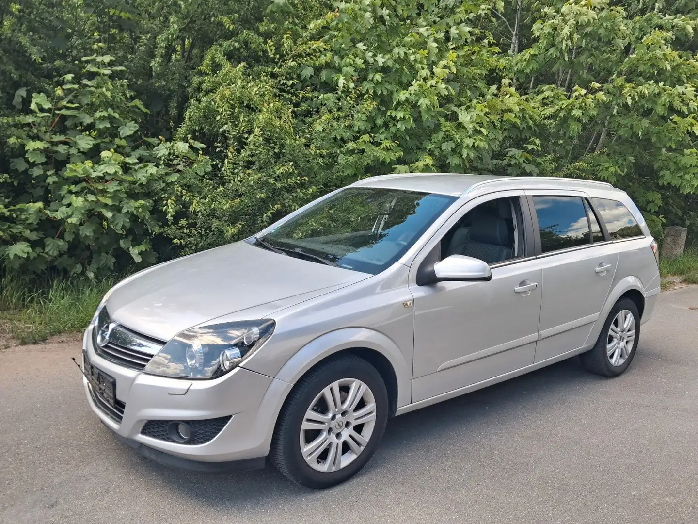 Opel Astra Caravan 1.6 Ecotec Selection "110 J" Silber - 1