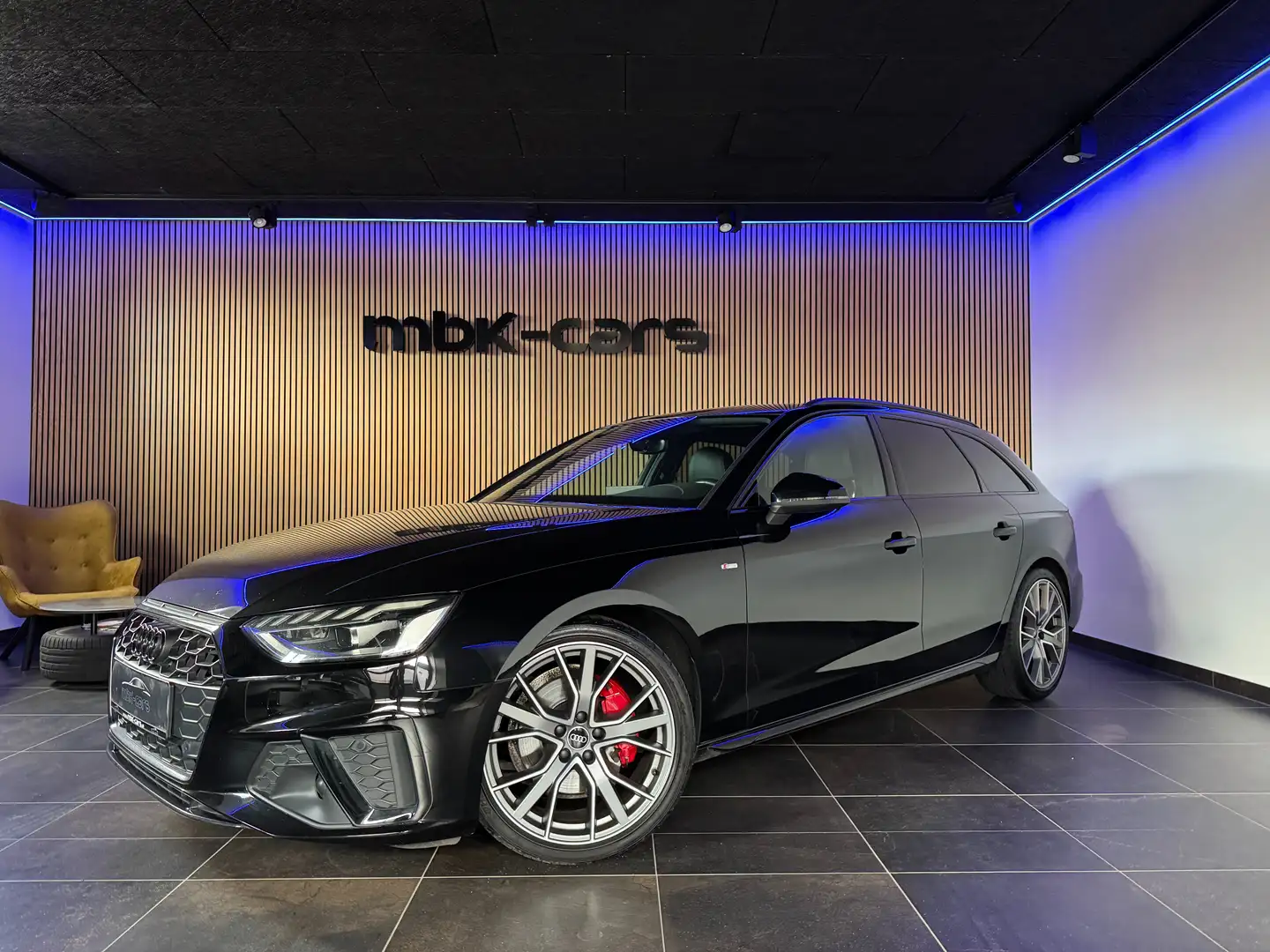 Audi A4 Avant 40 TDI S line *Competition Plus* Schwarz - 1