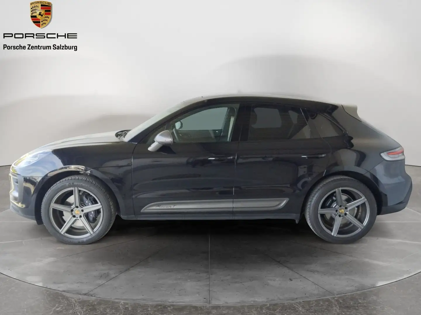 Porsche Macan T Schwarz - 2