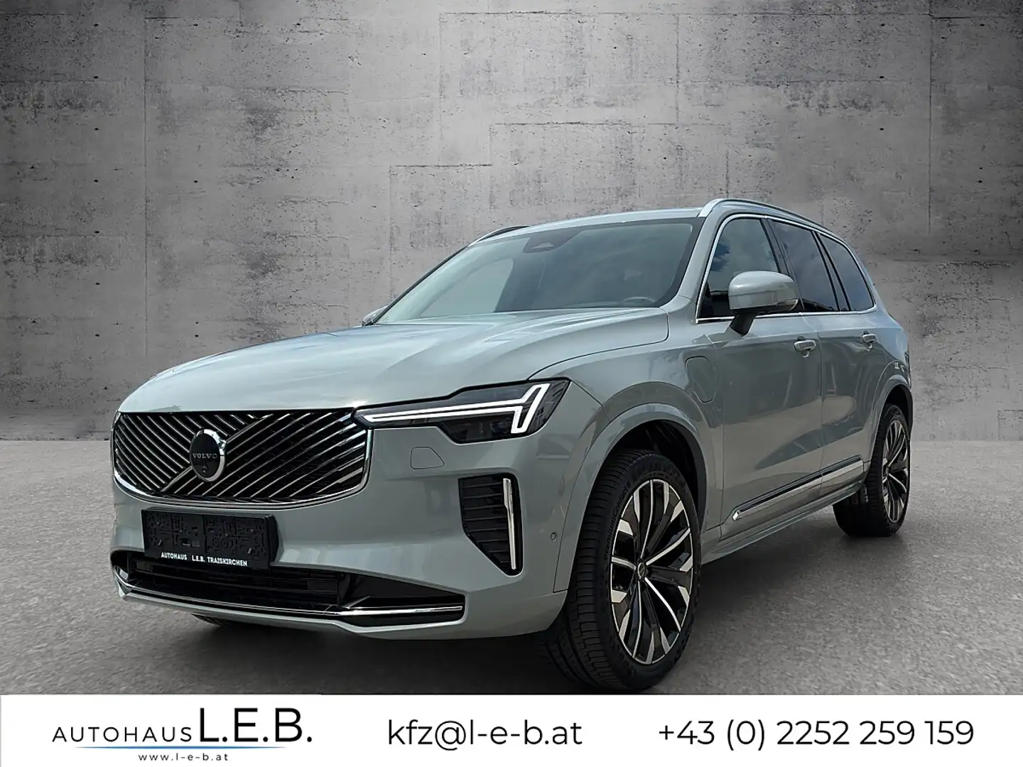 Volvo XC90 T8 AWD PHEV 18,8kWh Ultra Bright Grau - 1