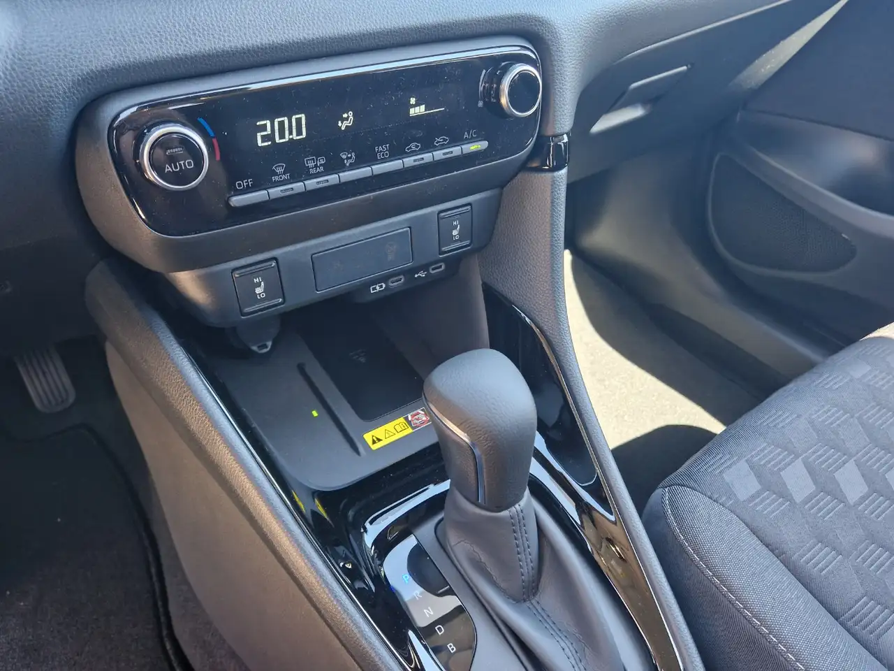 Toyota Yaris 1,5L Hybrid Teamplayer Comfort Paket 15