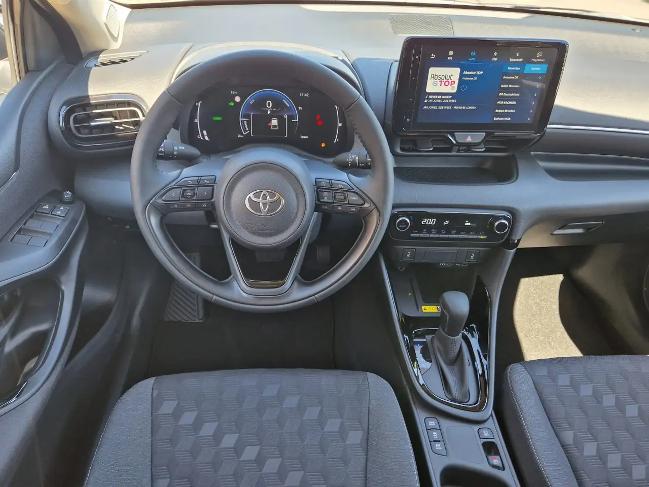 Toyota Yaris 1,5L Hybrid Teamplayer Comfort Paket 8