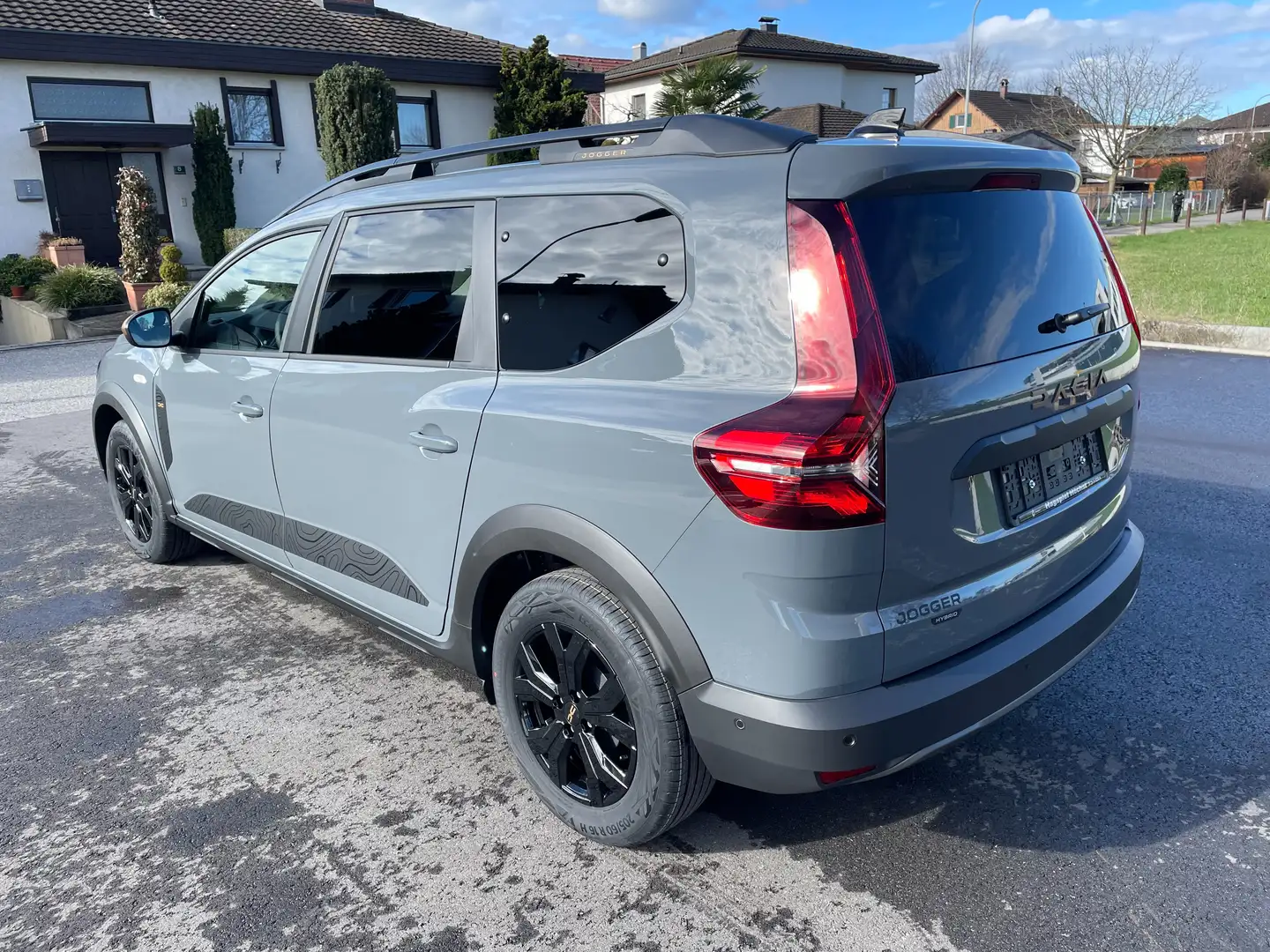 Dacia Jogger Extreme Hybrid 140 7-sitzig Automatik Grau - 2