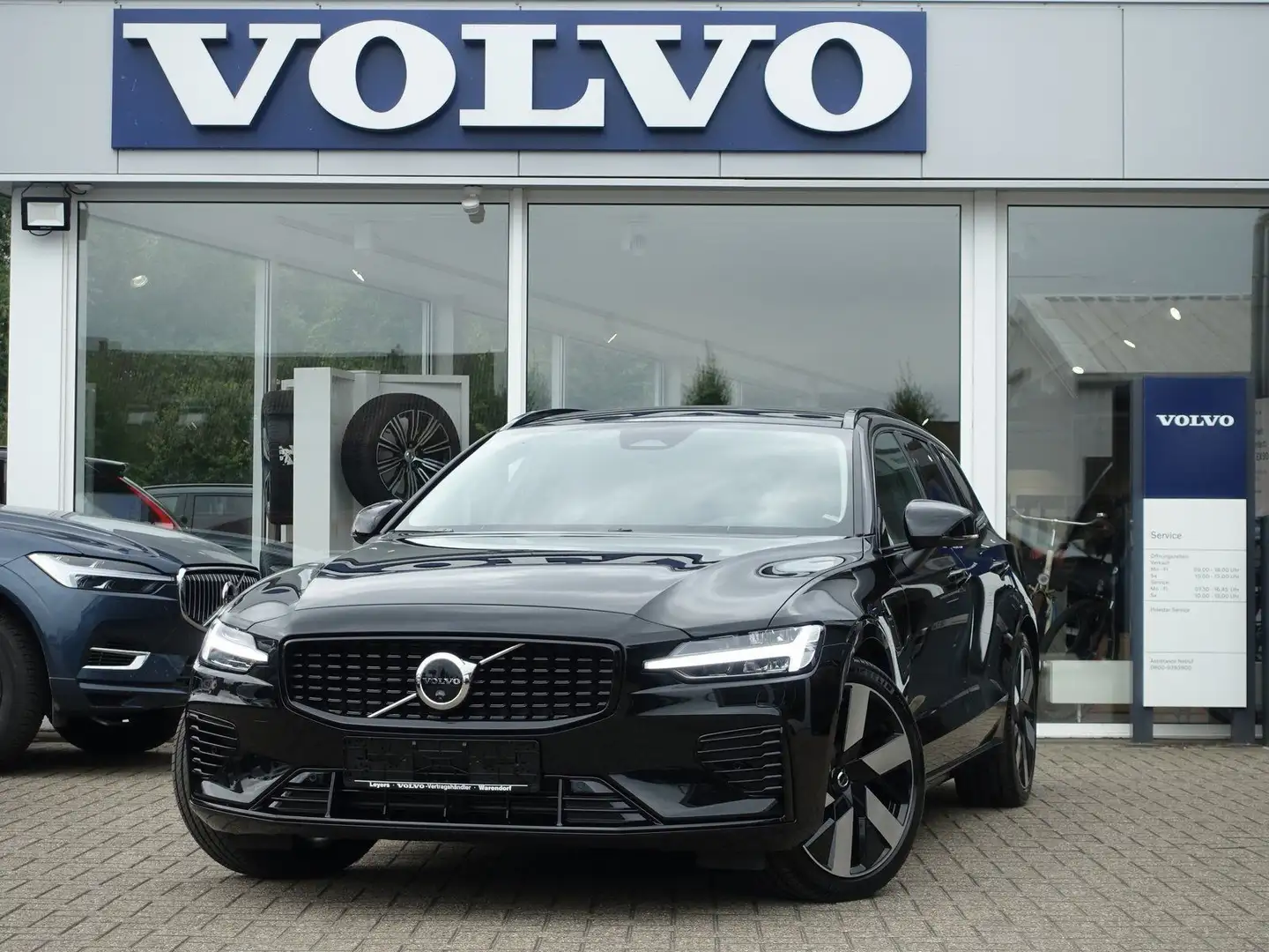 Volvo V60 Ultra Dark T6 AWD Plug-in Hybrid PANO/360°KA Negro - 1