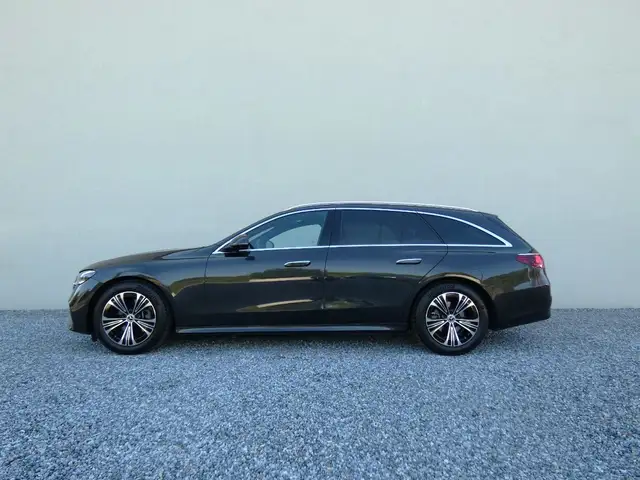 Mercedes-Benz E 220 d 4M T-Modell +360°+DigiLight+AHK+Ambiente Ansicht 9