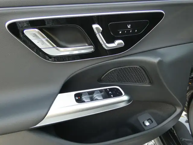 Mercedes-Benz E 220 d 4M T-Modell +360°+DigiLight+AHK+Ambiente Ansicht 15