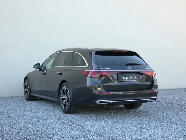 Mercedes-Benz E 220 d 4M T-Modell +360°+DigiLight+AHK+Ambiente Ansicht 8