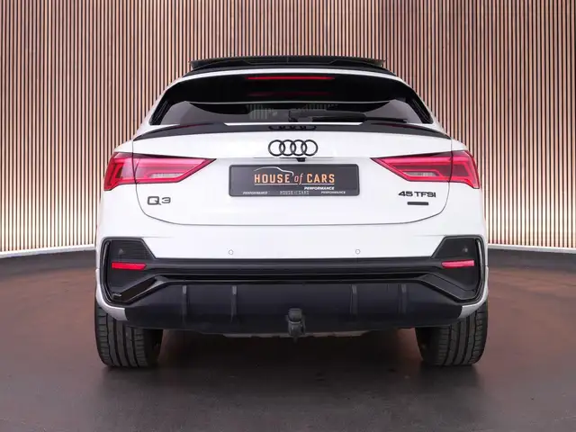 Audi Q3 view 7