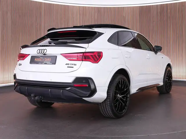 Audi Q3 view 2
