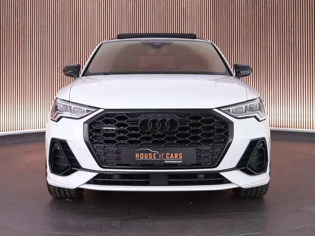 Audi Q3 view 6