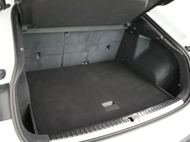 Audi Q3 view 10