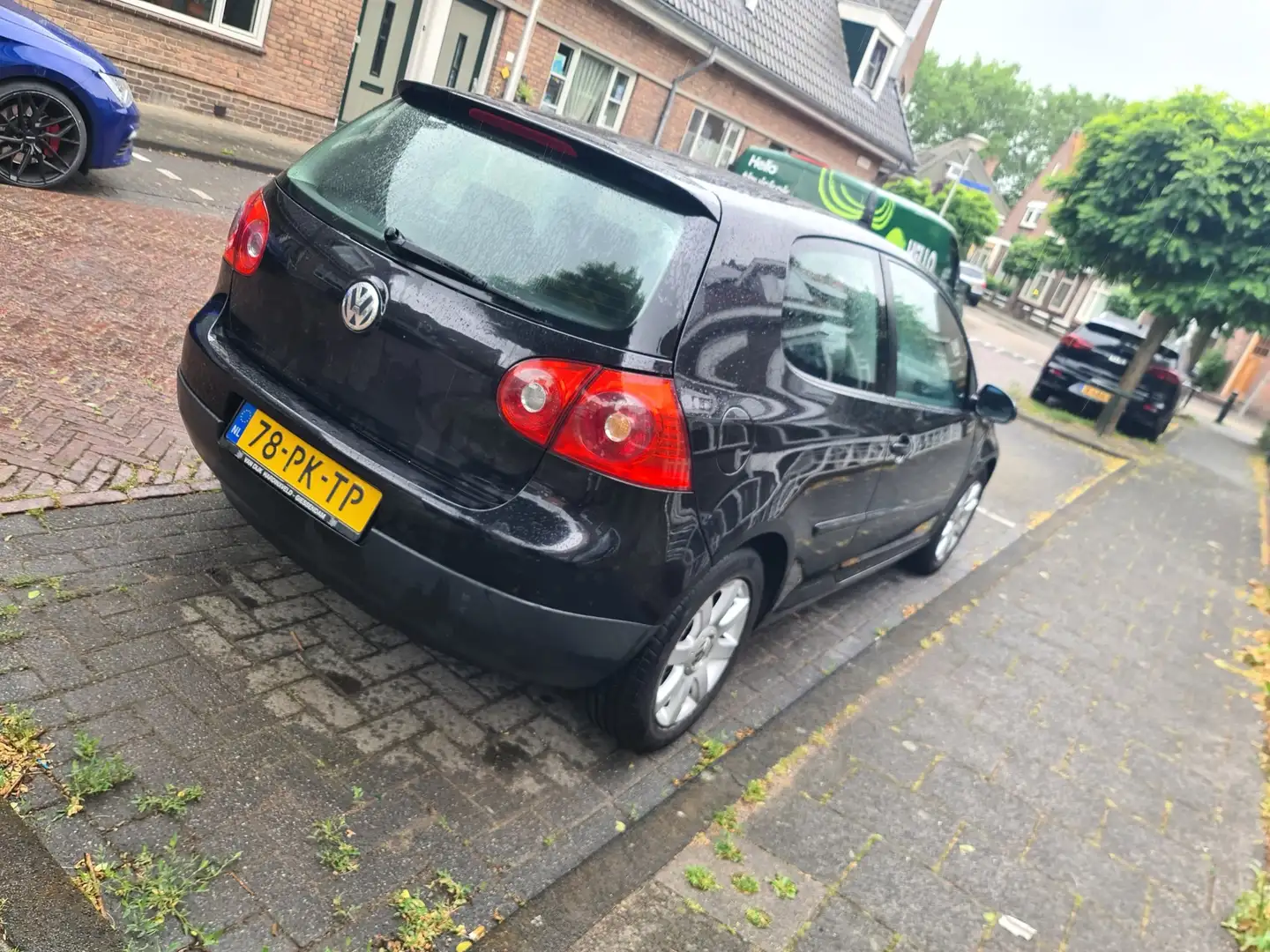 Volkswagen Golf 1.6 FSI Sportline Zwart - 1