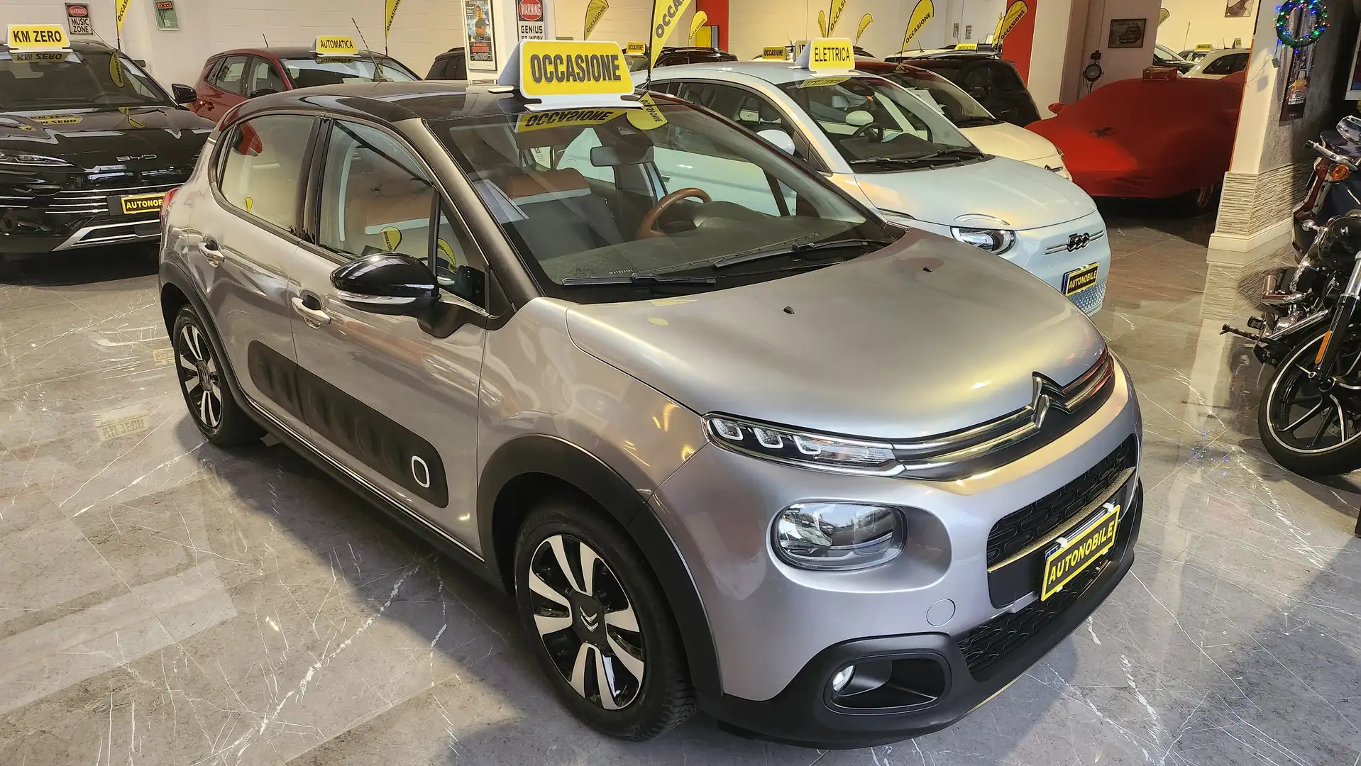Citroen C3 C3  1.2 puretech Shine Targa FV875FG km 17.000!! Grigio - 2