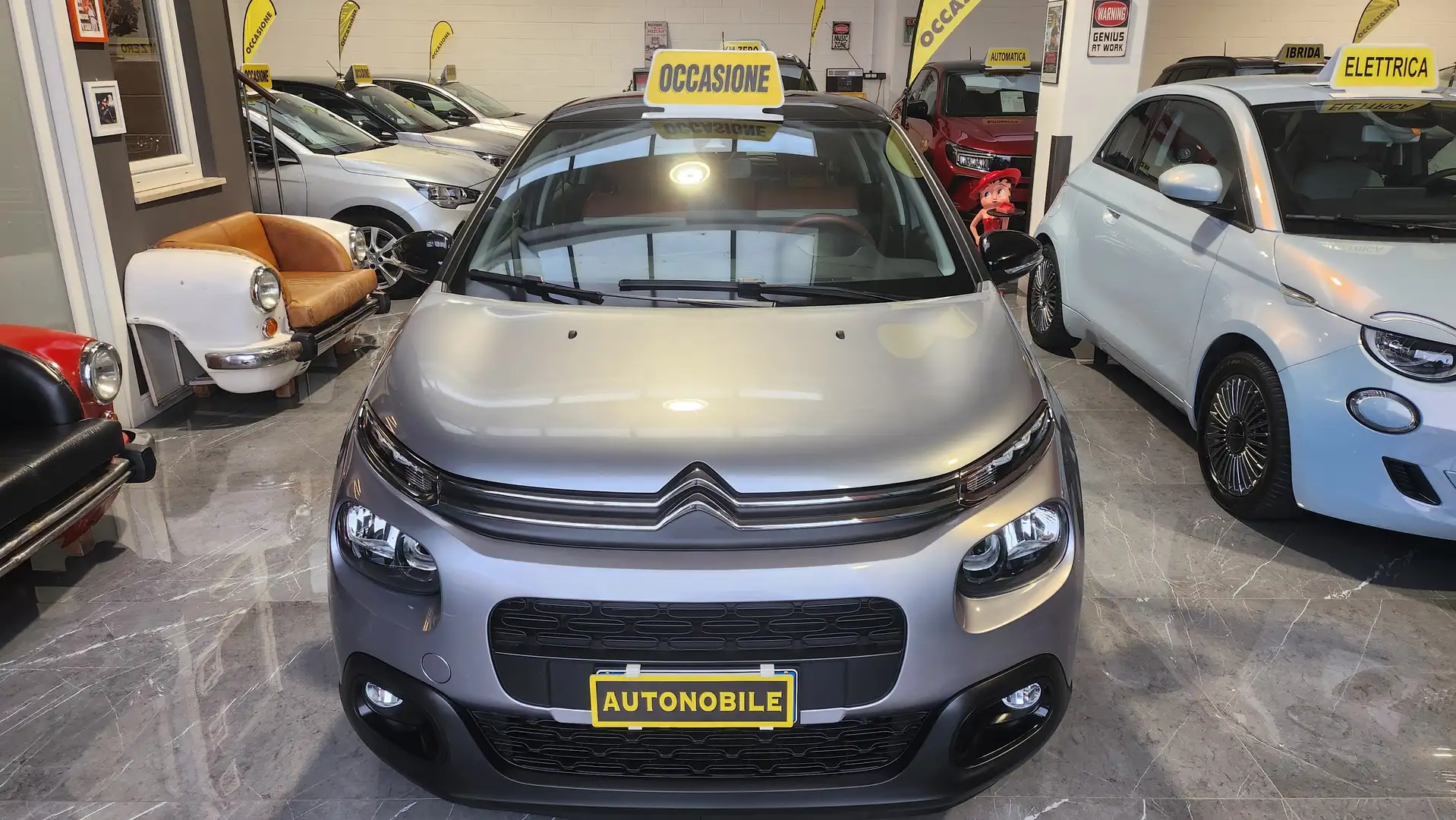 Citroen C3 C3  1.2 puretech Shine Targa FV875FG km 17.000!! Grigio - 1