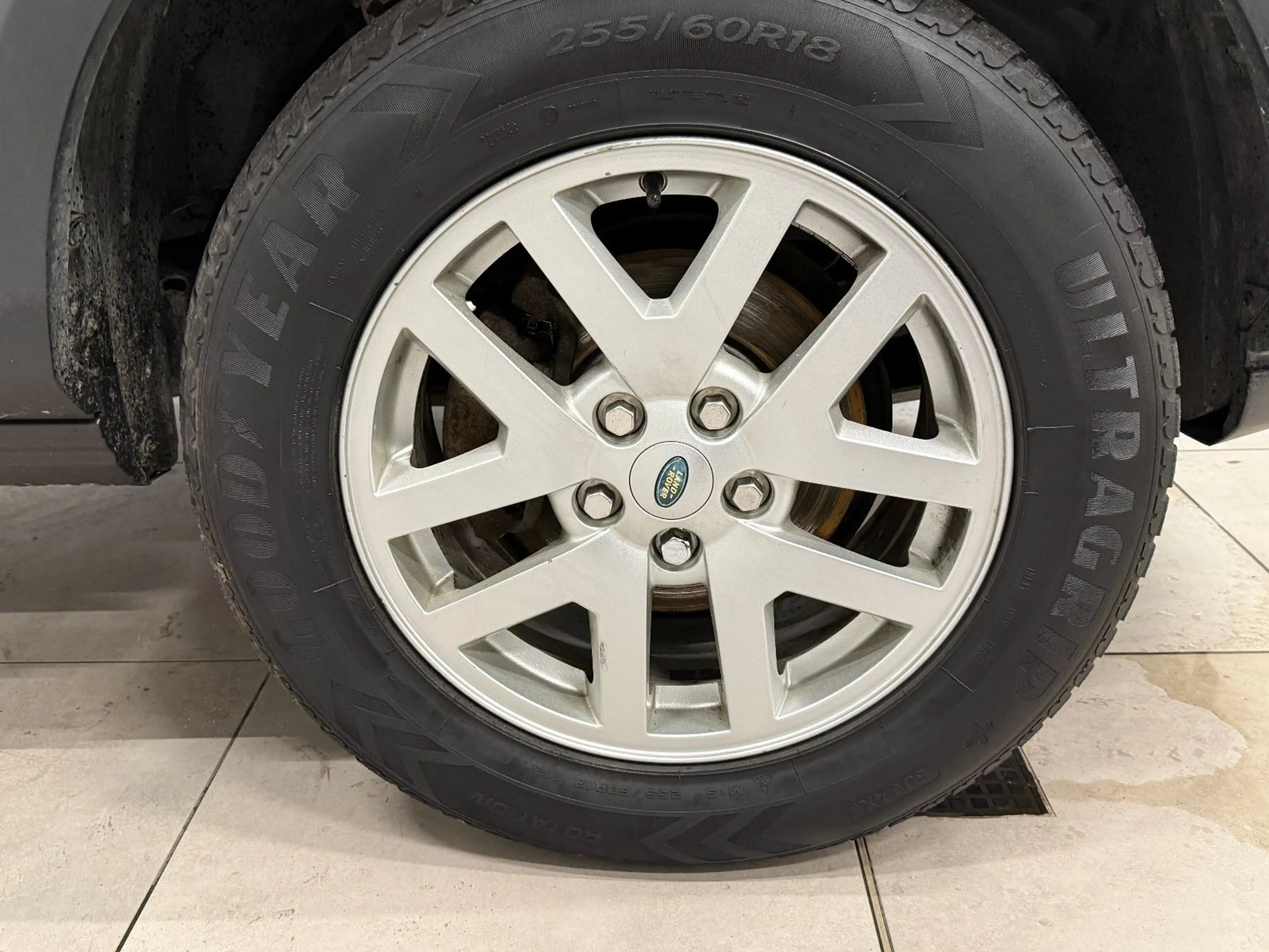 Land Rover Discovery 2.7 TDV6 S 4X4 — photo 14