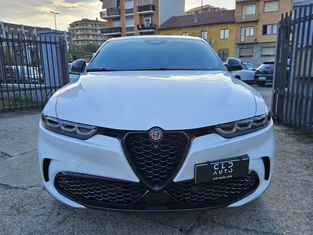 Alfa Romeo Tonale view 2