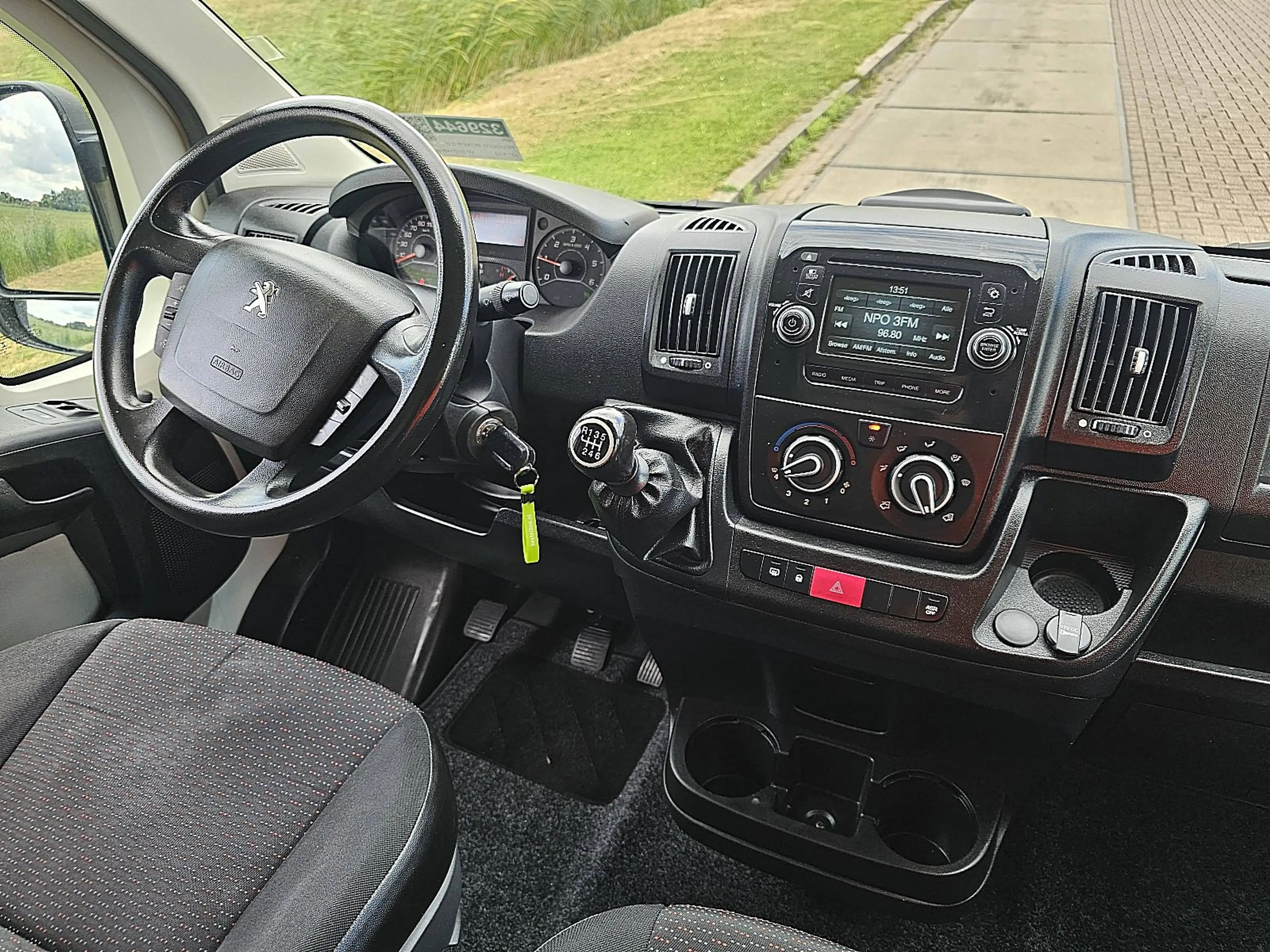 Peugeot Boxer 2.0 — photo 8