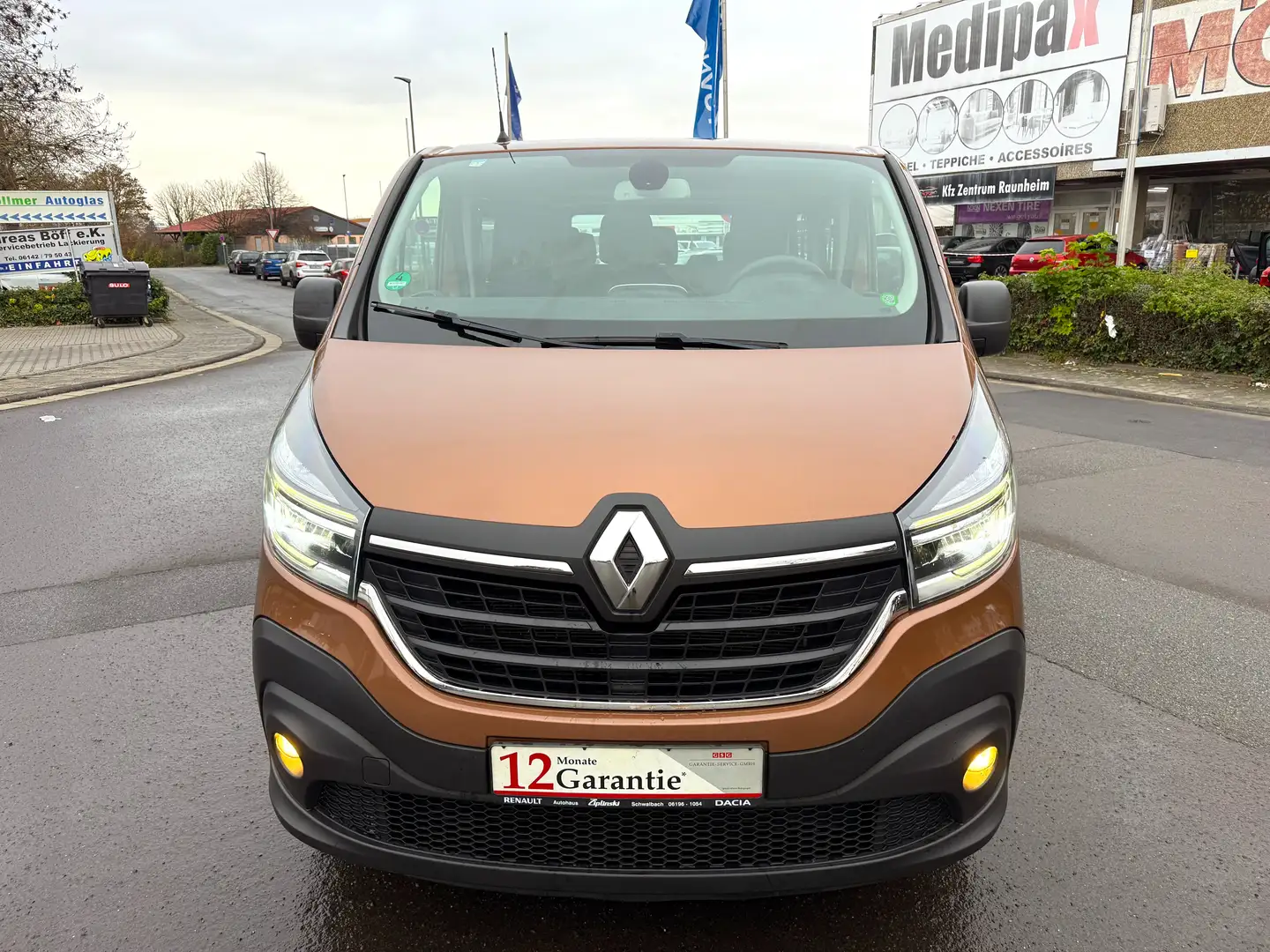 Renault Trafic 2.0 dCi Life L1H1 2,8t (1.HAND*9xSITZER*NAVI*PDC) Braun - 2