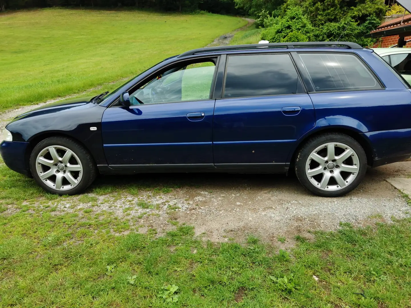 Audi A4 Avant 1.8 Albastru - 1