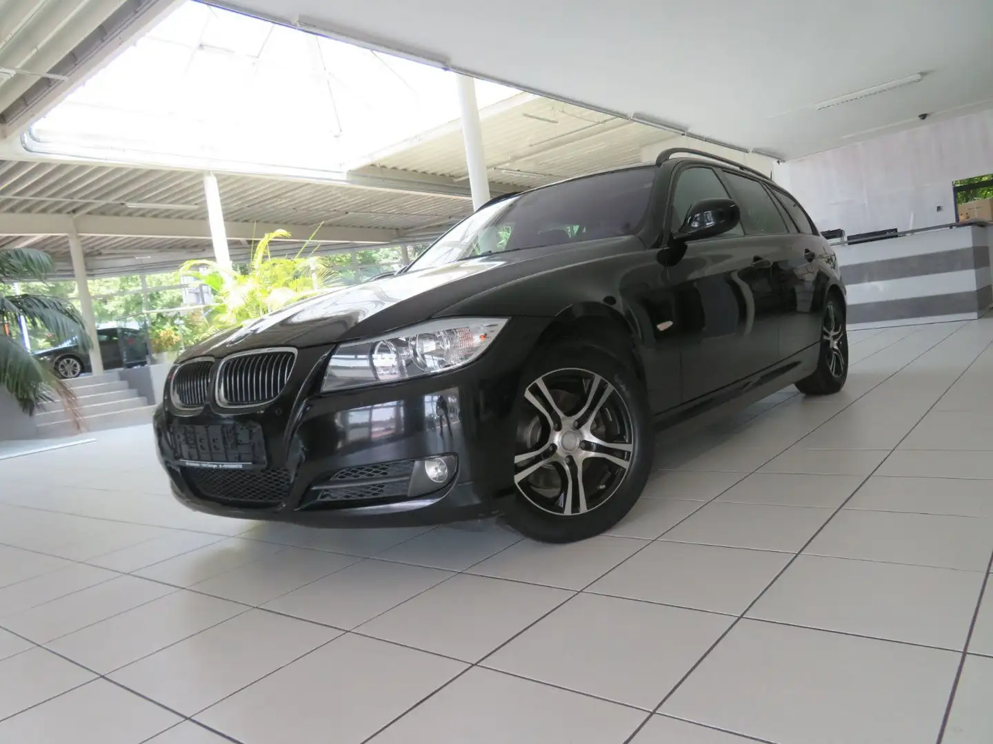 BMW 325 Touring Leder Klima Panorama SHZ AHK PDC Schwarz - 1