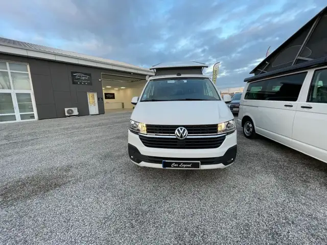 Volkswagen Transporter view 3