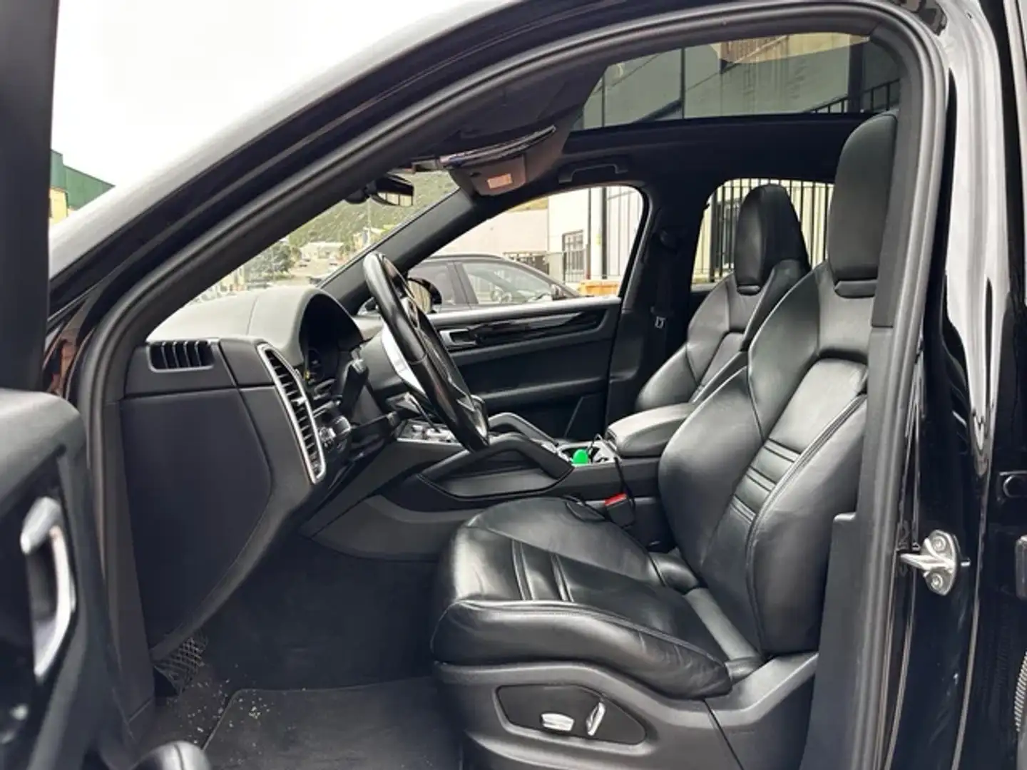 Porsche Cayenne Aut. - 2