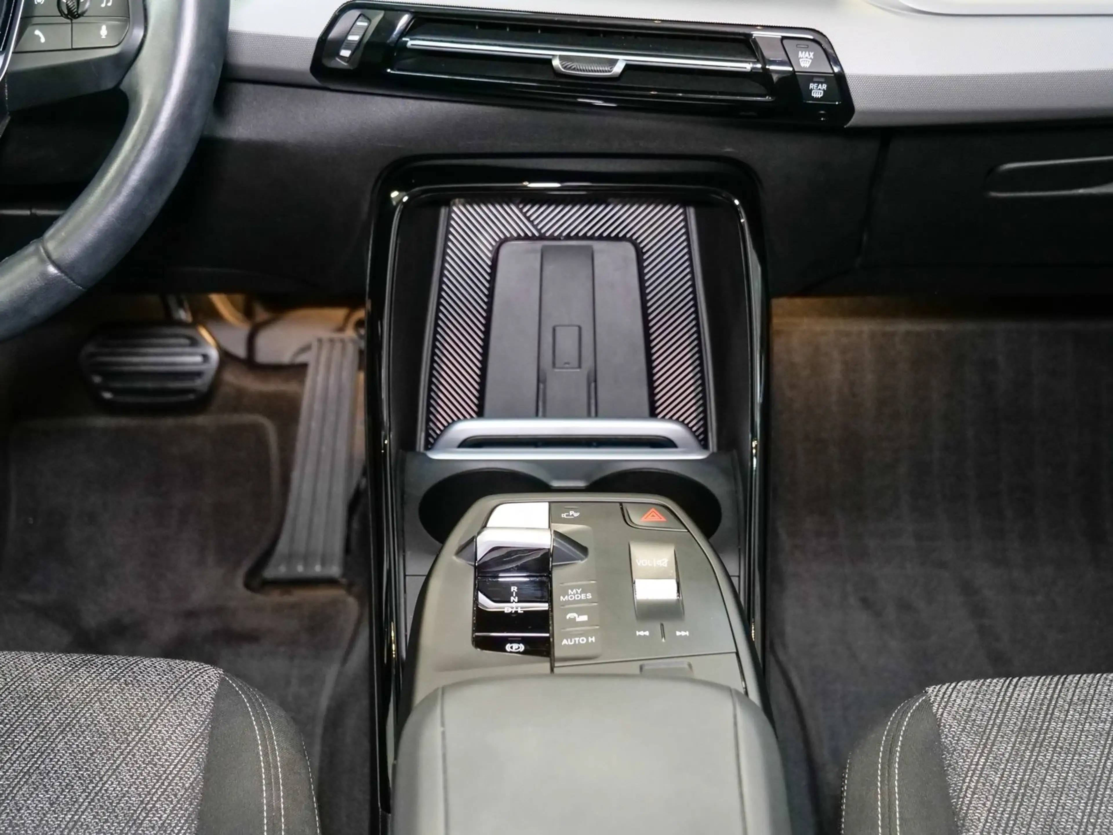 BMW X1 sDrive18i Aut Nav LED Parkass+PDC+RFK Shz — photo 14