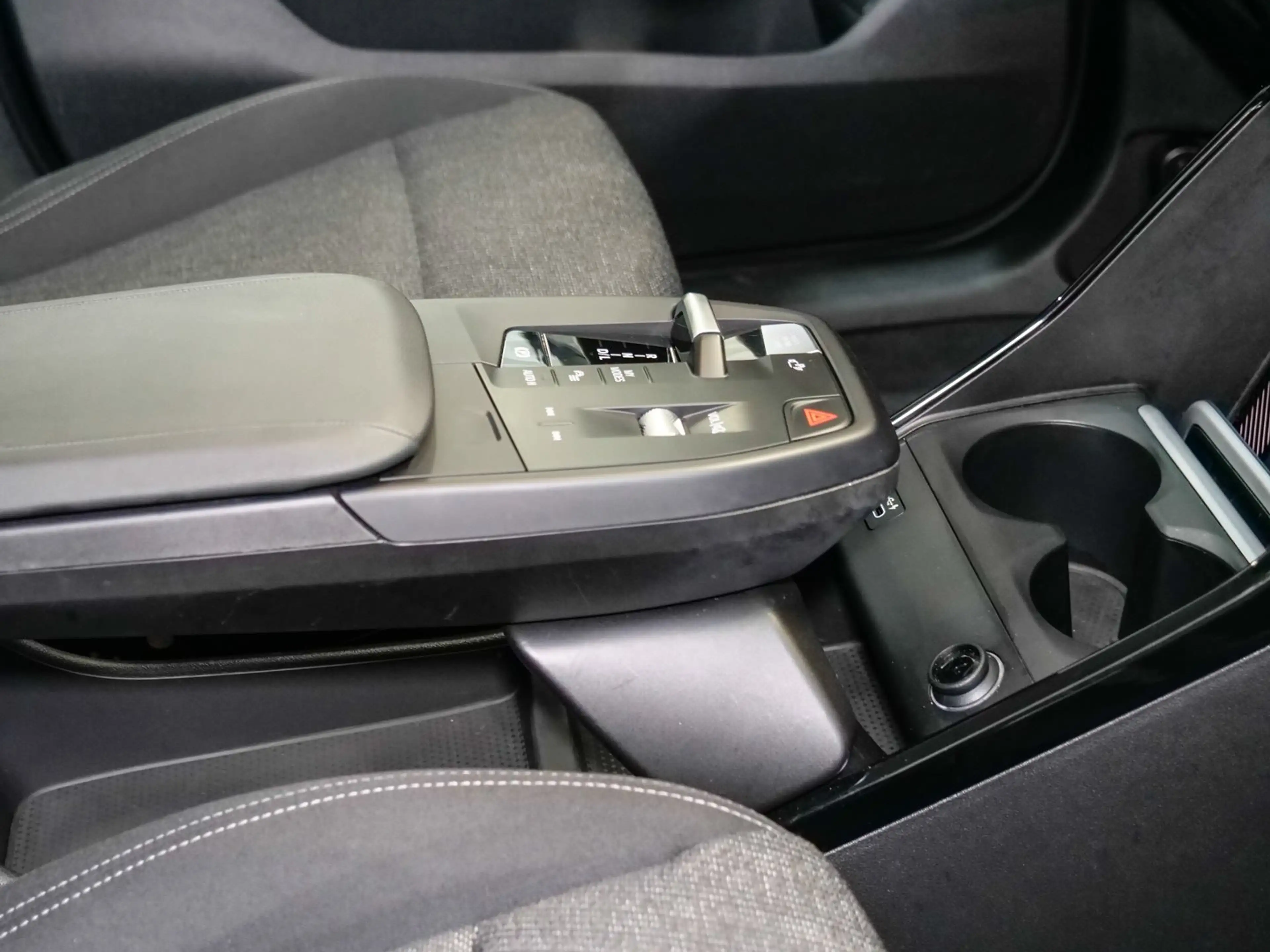 BMW X1 sDrive18i Aut Nav LED Parkass+PDC+RFK Shz — photo 19
