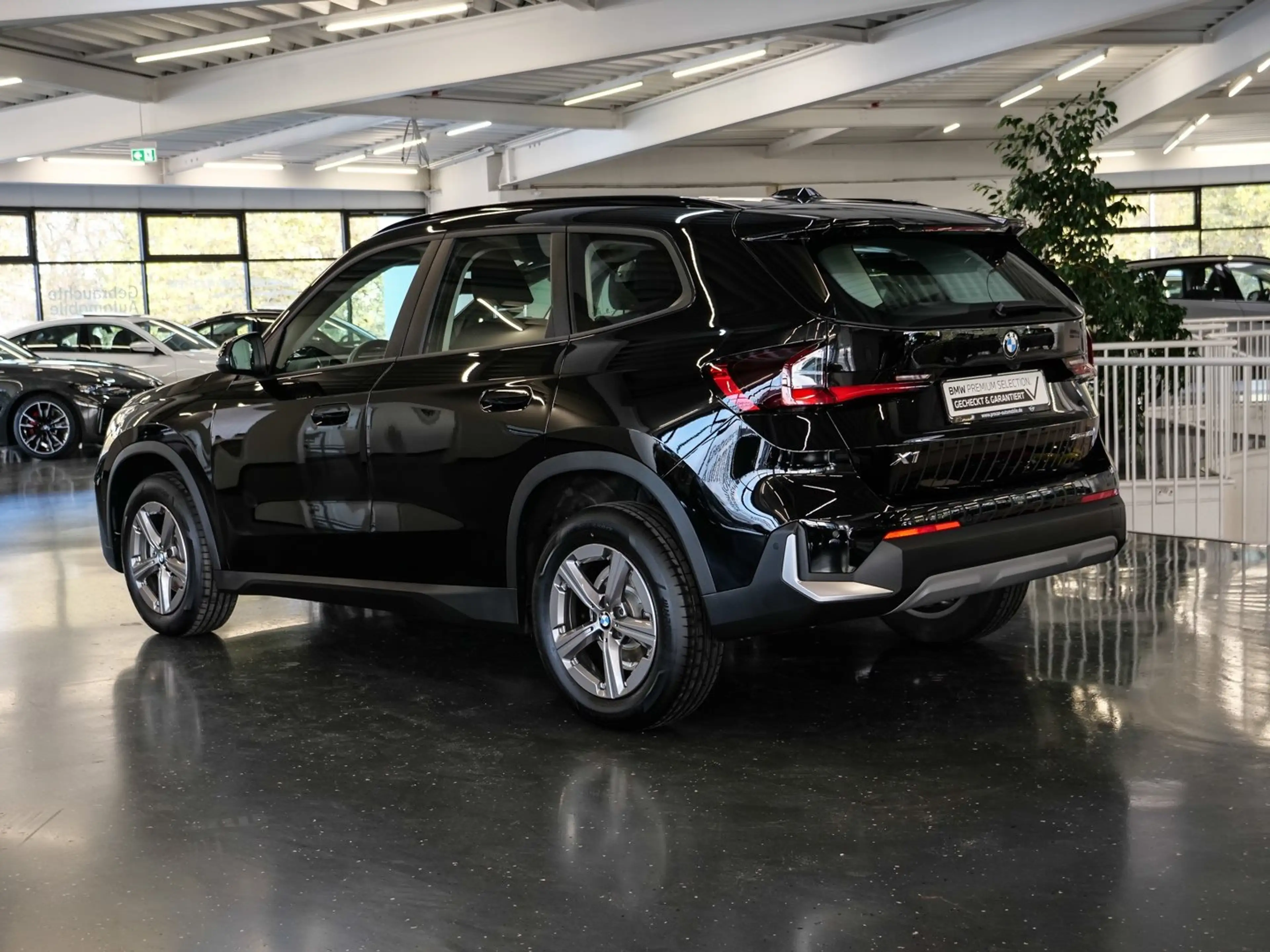BMW X1 sDrive18i Aut Nav LED Parkass+PDC+RFK Shz — photo 2