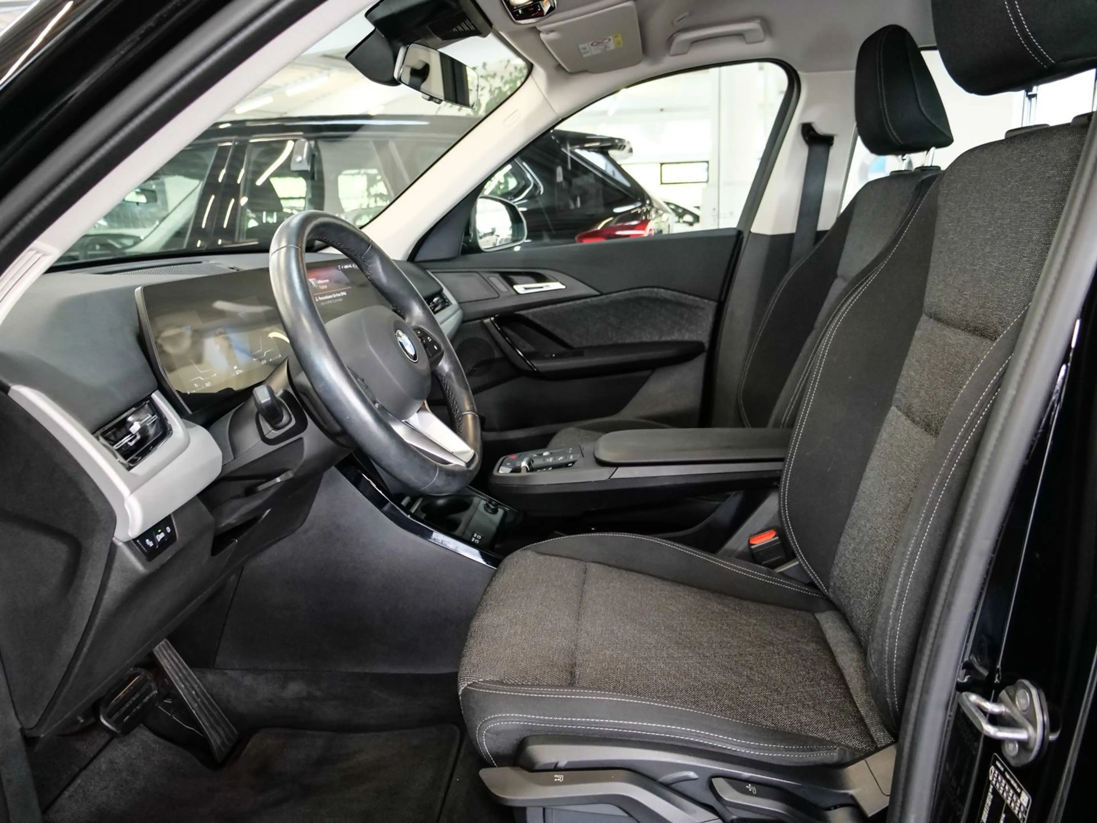 BMW X1 sDrive18i Aut Nav LED Parkass+PDC+RFK Shz — photo 9