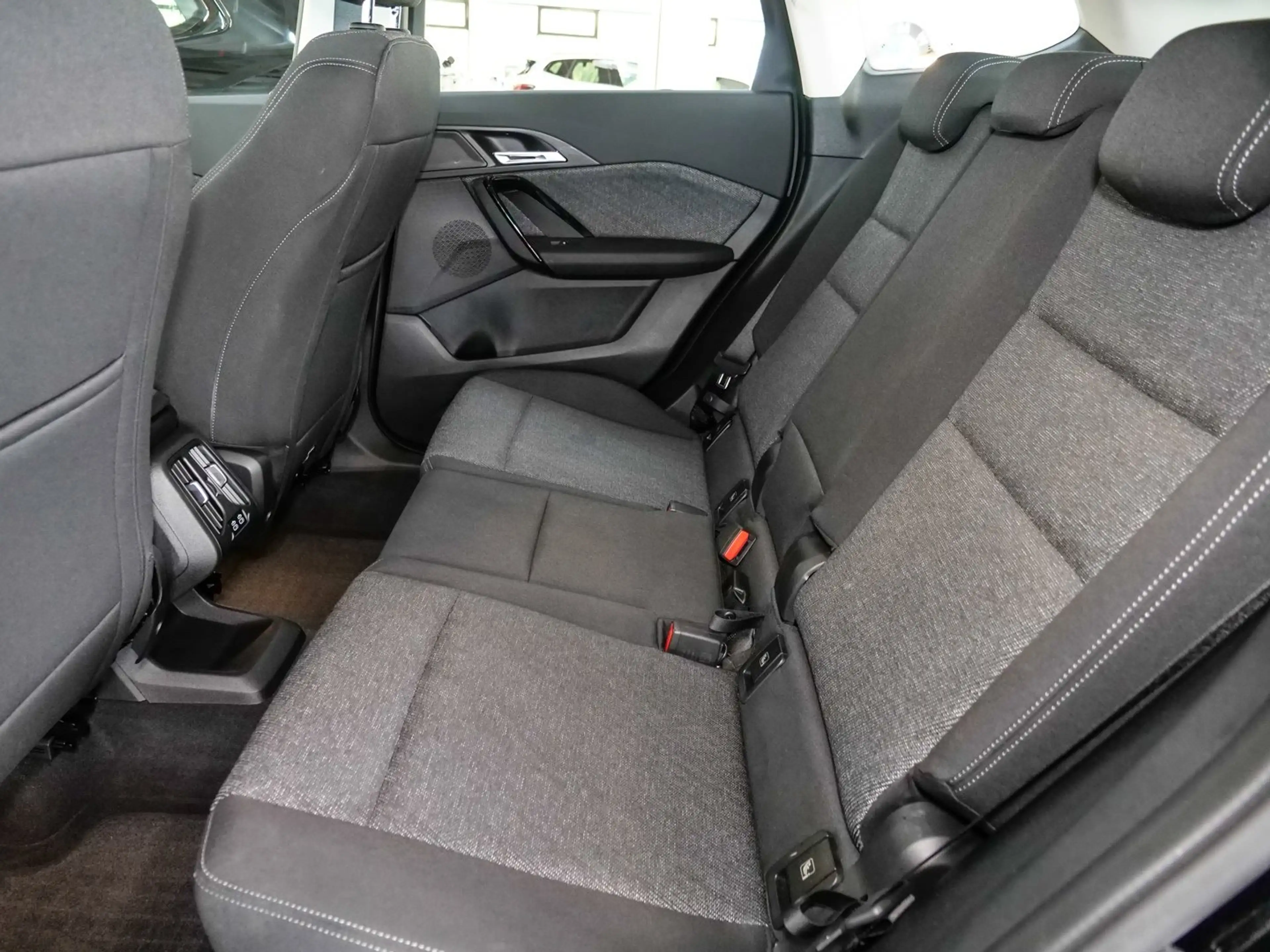 BMW X1 sDrive18i Aut Nav LED Parkass+PDC+RFK Shz — photo 11