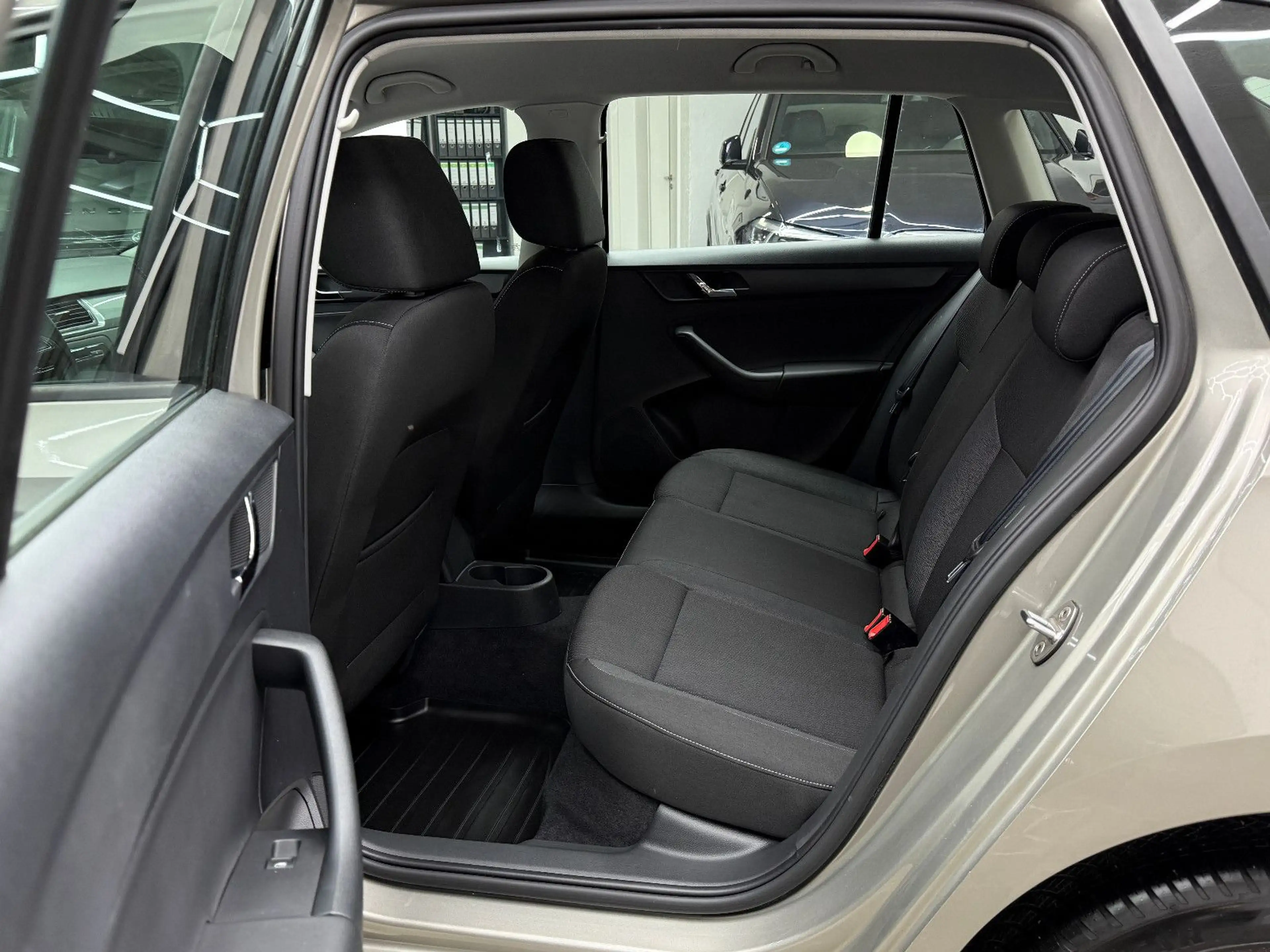 Skoda Rapid/Spaceback 1.4 TSI Spaceback Ambition / DSG 2.Hand — photo 12