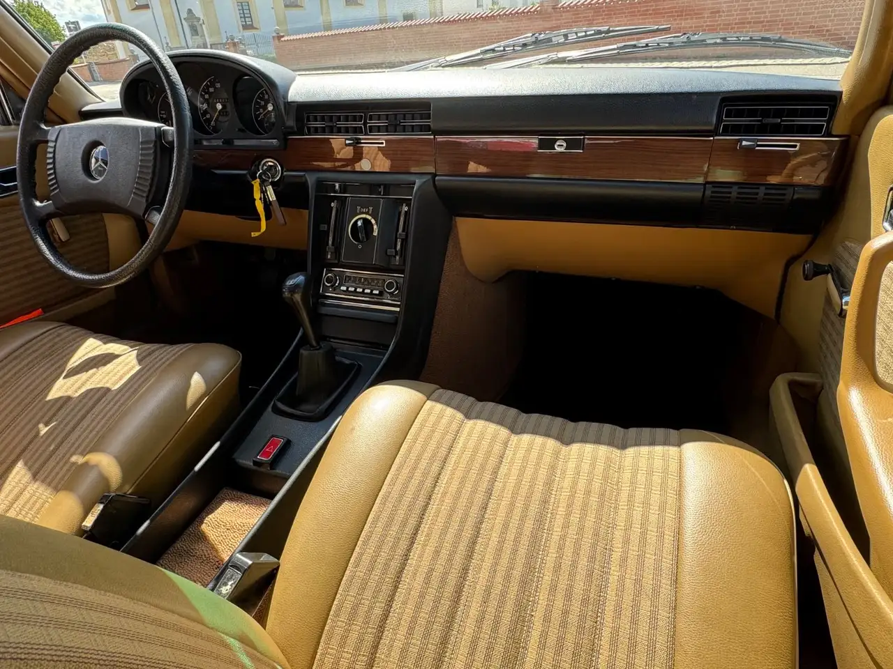Mercedes-Benz 280 SE W116, 2.HD, sehr gepflegter Zustand, foto 11