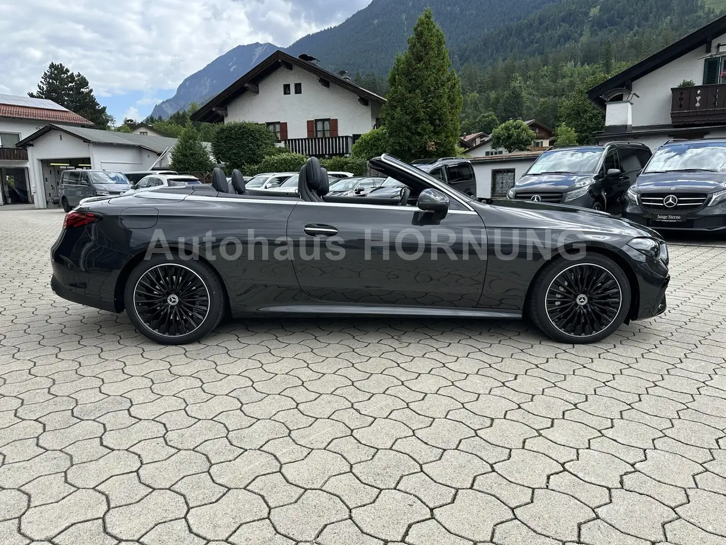Mercedes-Benz CLE 450 CLE450 CABRIO AMG DIGI NIGHT STHZG 360° BURM AHK Šedá - 2