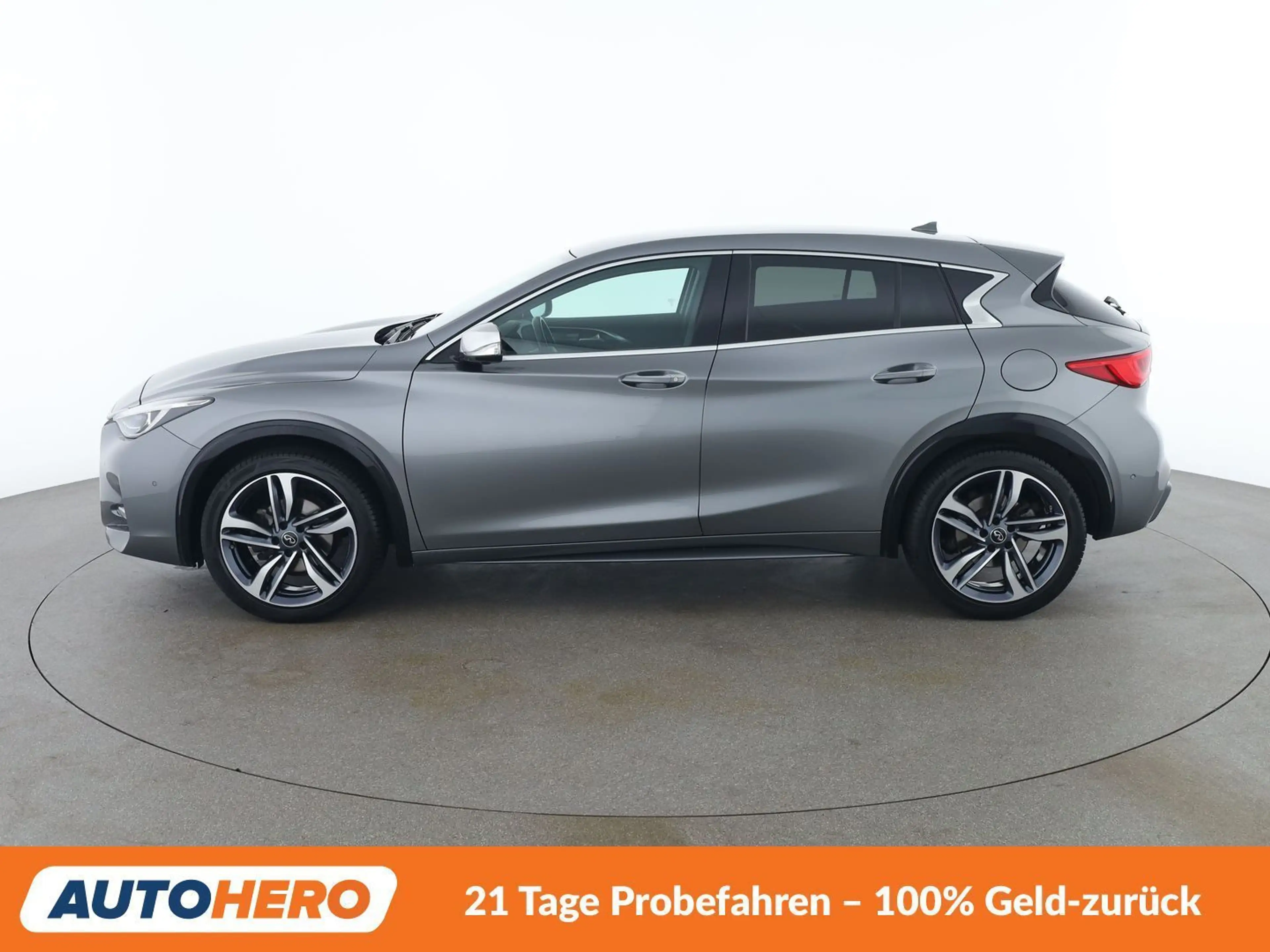 Infiniti Q30 1.6 Sport — photo 3