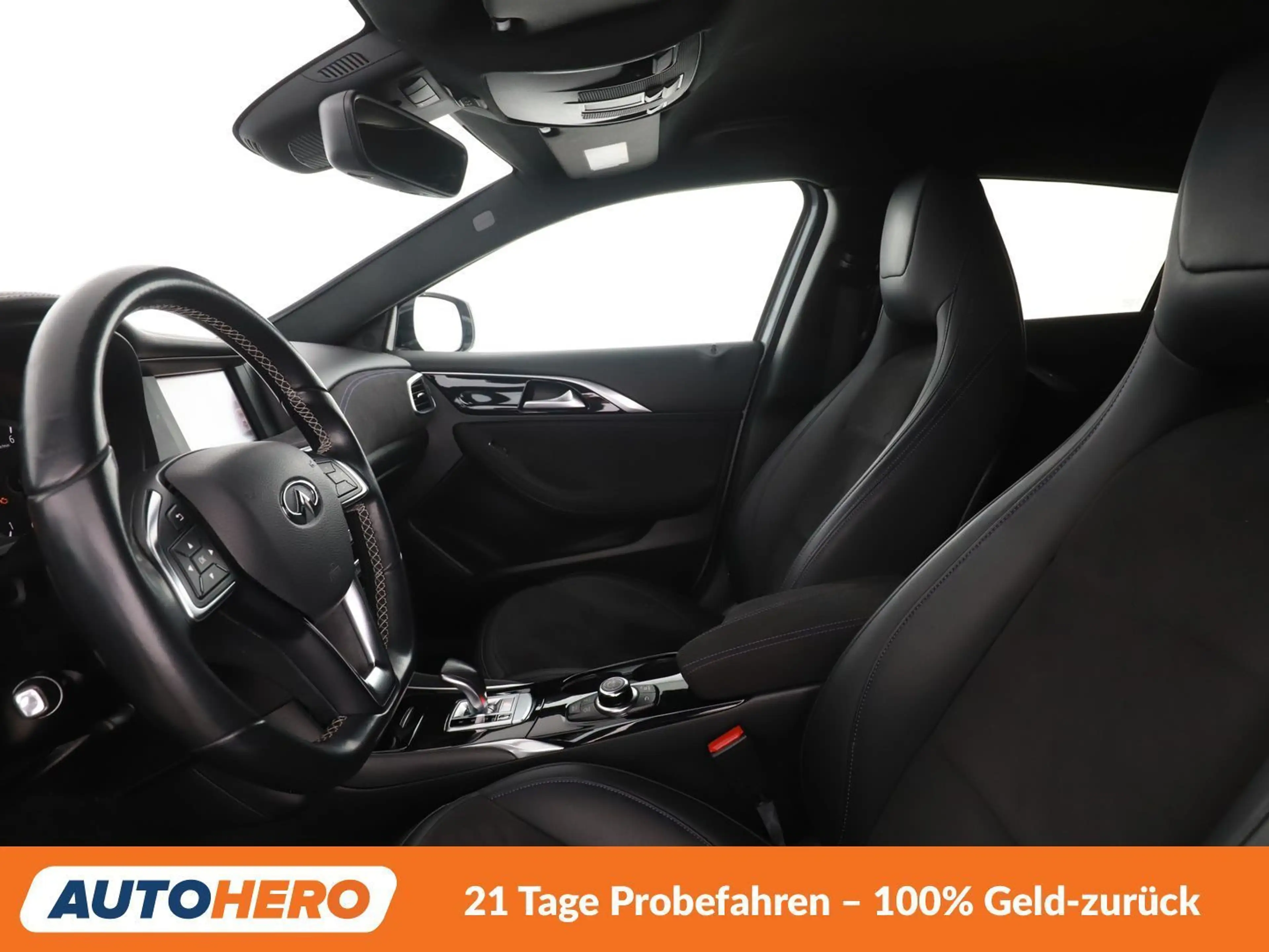 Infiniti Q30 1.6 Sport — photo 10