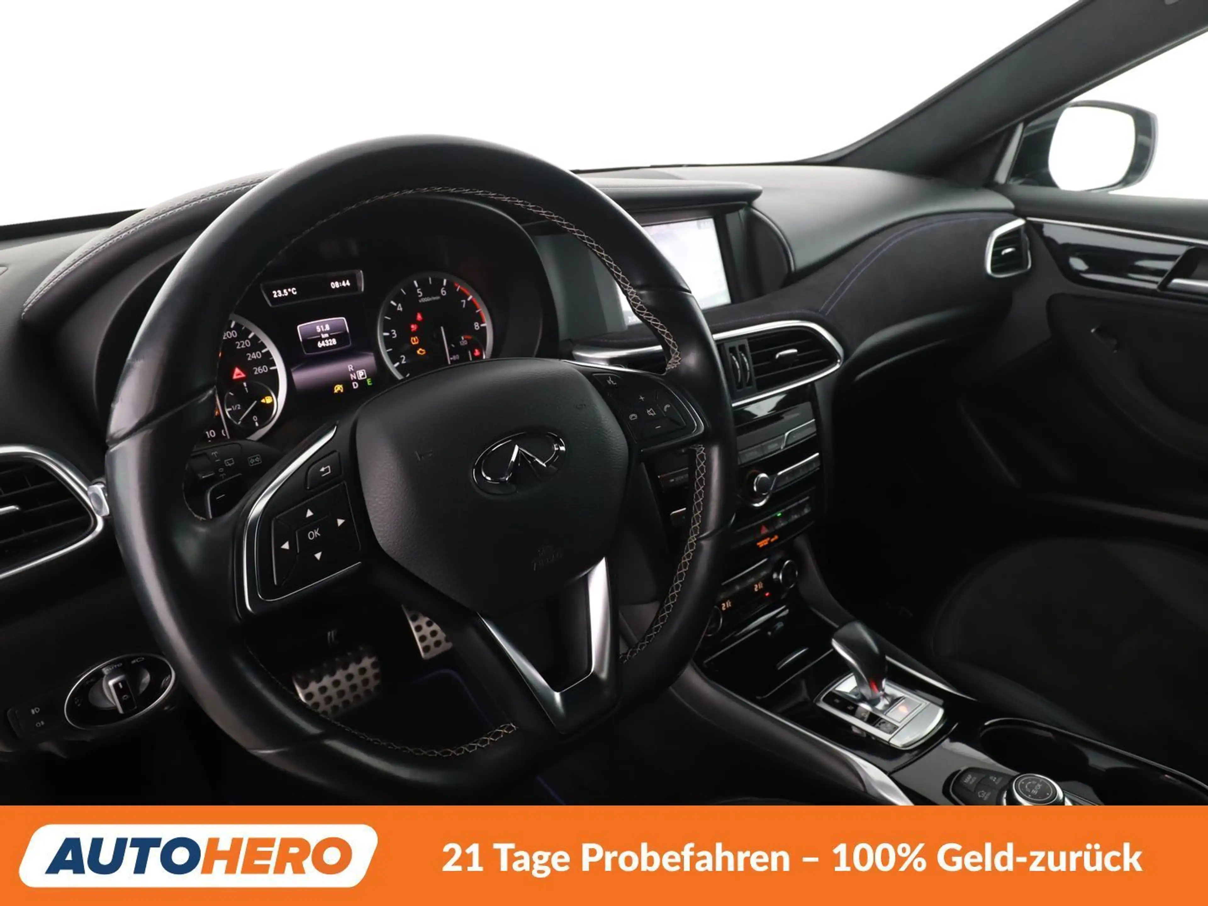Infiniti Q30 1.6 Sport — photo 11