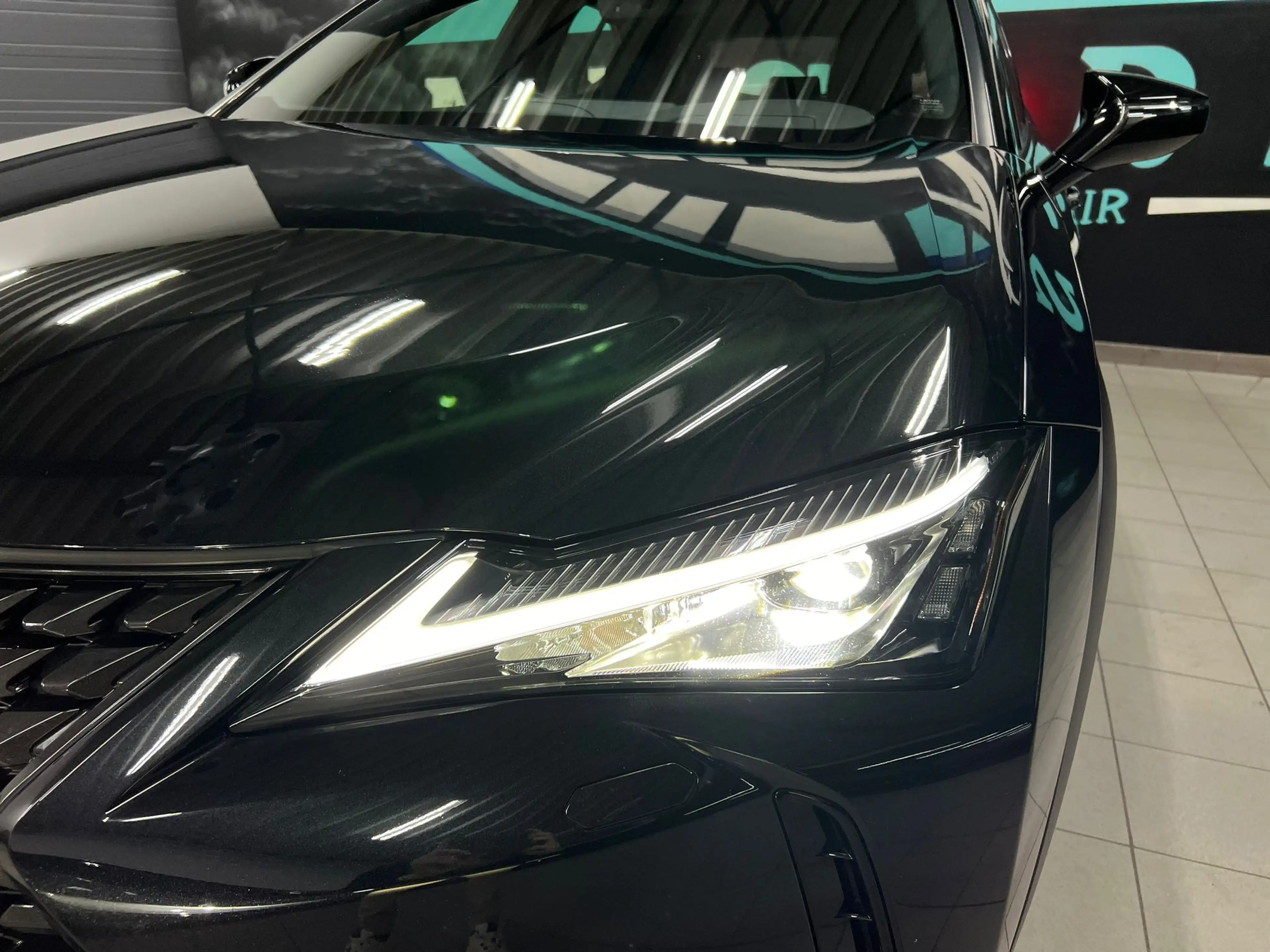 Lexus UX 250h UX 250h 2.0i FWD Black Line — photo 13