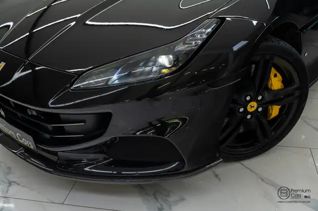 Ferrari Portofino view 3