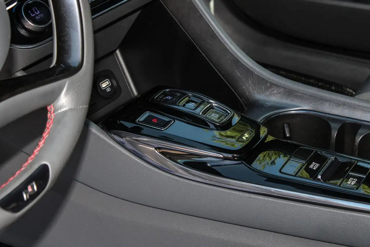 Hyundai SONATA снимка Hyundai SONATA