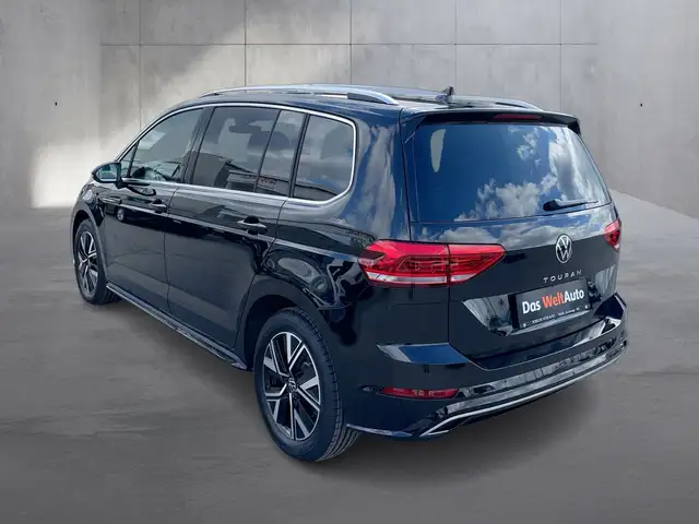 Volkswagen Touran view 3