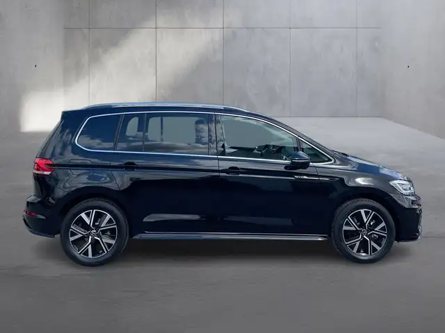 Volkswagen Touran view 6
